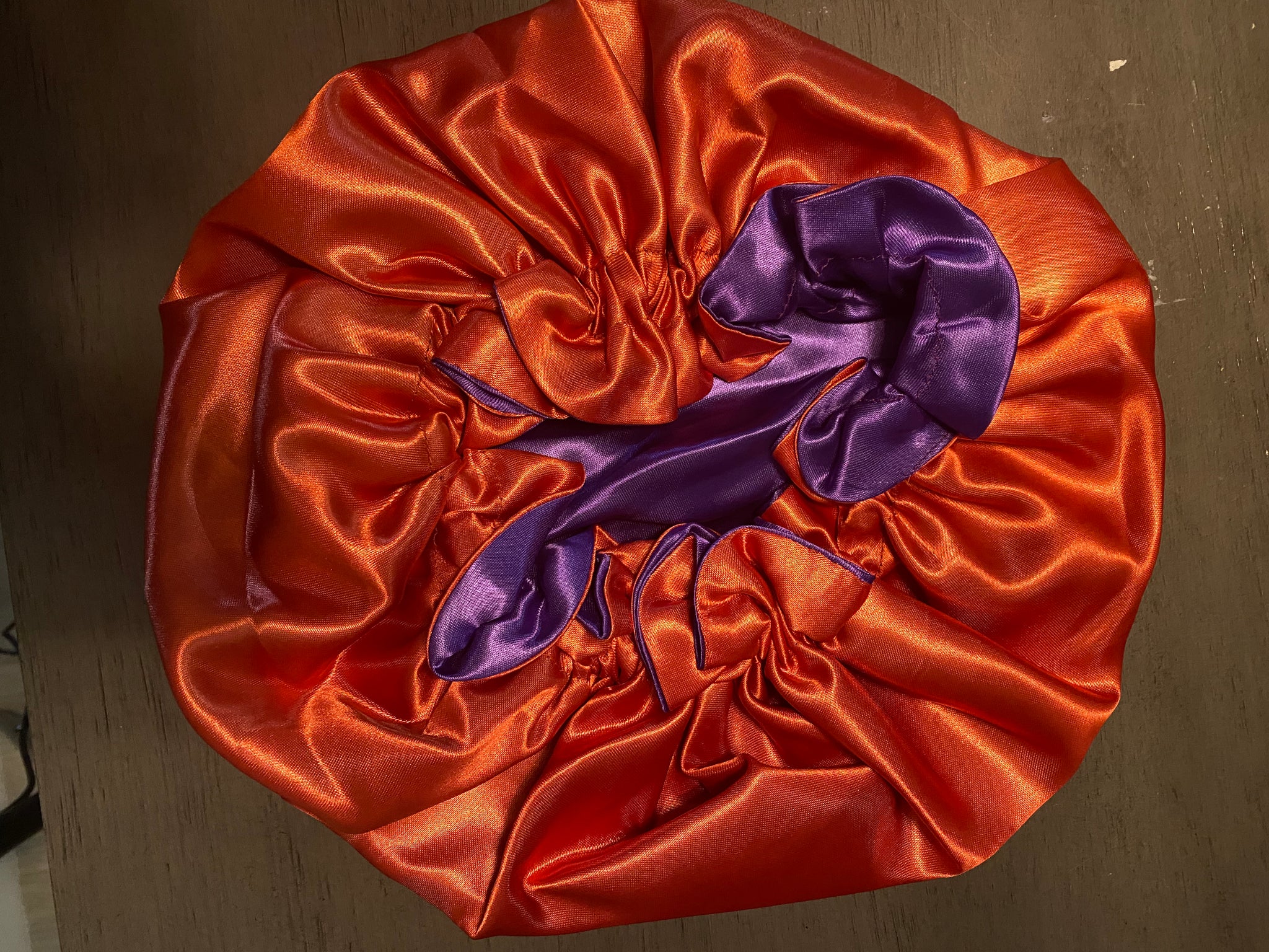 REVERSIBLE SILK BONNETS